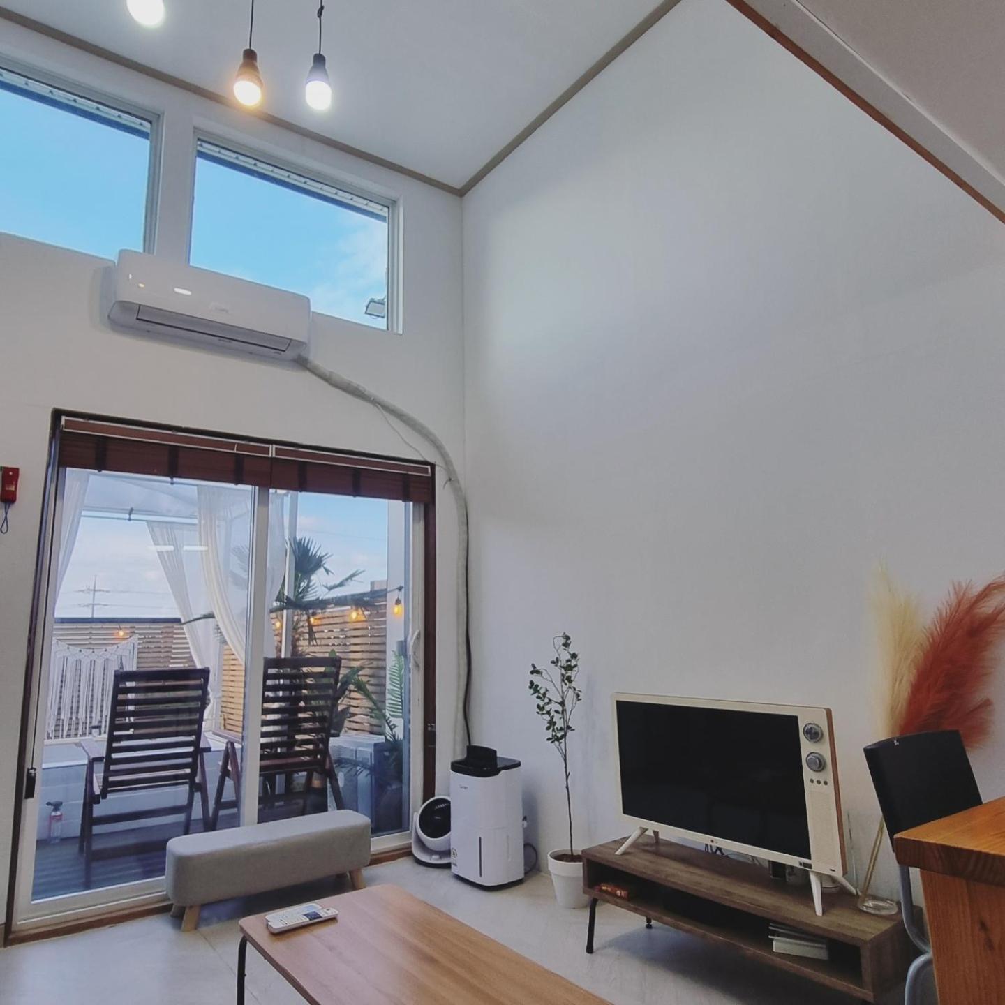 הוילה Jeju Hyeun'S House מראה חיצוני תמונה