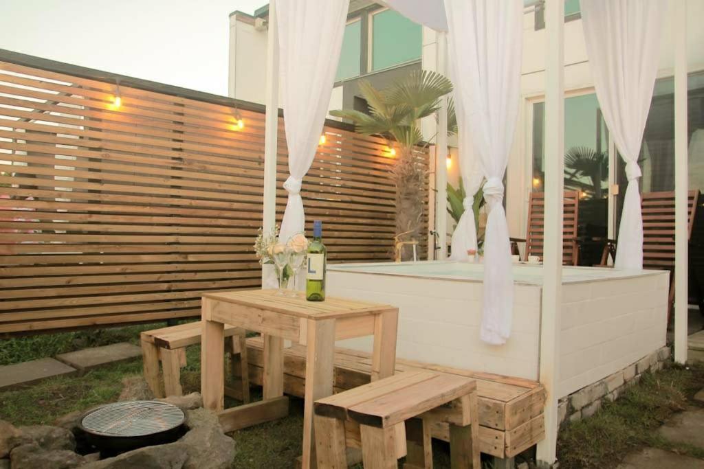 הוילה Jeju Hyeun'S House מראה חיצוני תמונה